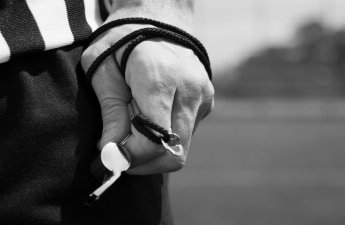 Судью застрелили на поле во время футбольного матча