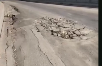 ️Sabunçu körpüsündə yol çökdü - VİDEO