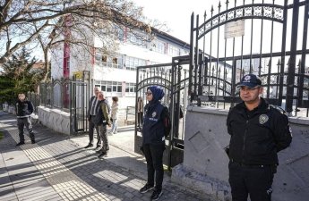 Türkiyə məktəblərini polis NƏZARƏTƏ GÖTÜRDÜ