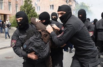 В Армении задержали сторонников партии Карапетяна