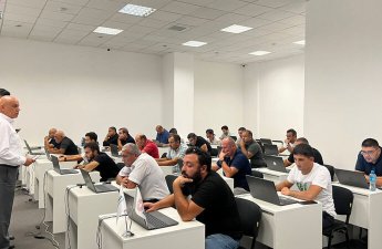 İmtahandan keçən taksi sürücüləri şəhadətnamələrini sabahdan etibarən ala bilərlər