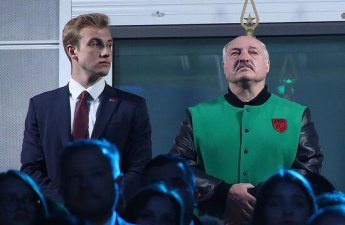 Lukaşenko kənd məktəbində oxuyan oğlunu təriflədi, Pekin Universitetinə qəbulundan DANIŞDI