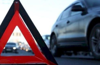 В Баку нетрезвый автомойщик угнал дорогой автомобиль и совершил ДТП