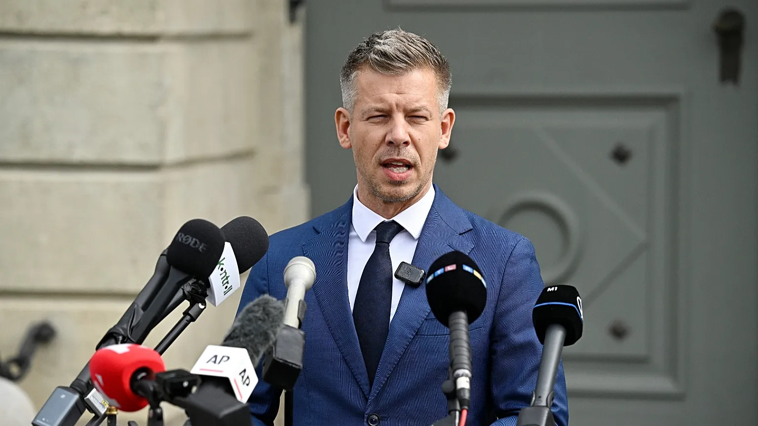 Мадьяр сегодня объявит семь ключевых министров своего кабинета