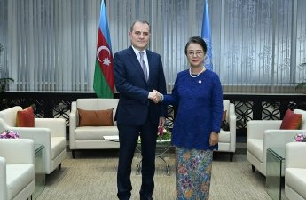 Ceyhun Bayramov BMT rəsmisi ilə görüşdü