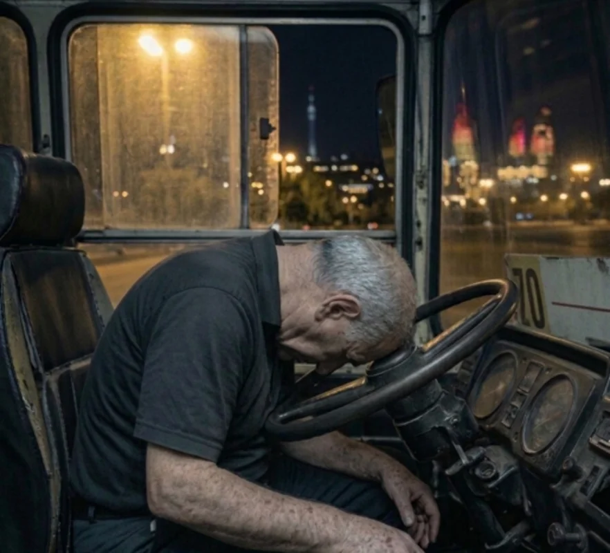 В Баку водитель автобуса скончался за рулём