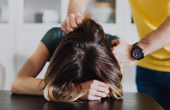 Şamaxıda ər arvadına illərlə işgəncə verdi: “Siqaretlə yandırdı, baltayla vurdu” – TƏFƏRRÜAT