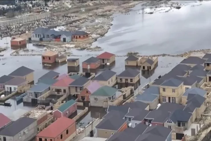 Su basan evlərin sakinlərini nə gözləyir? - Həkim qorxulu fəsadları AÇIQLADI