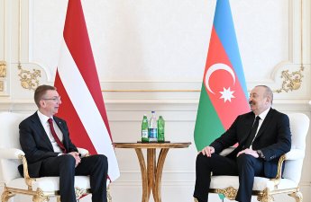 İlham Əliyevin Latviya Prezidenti ilə təkbətək görüşü oldu - FOTO