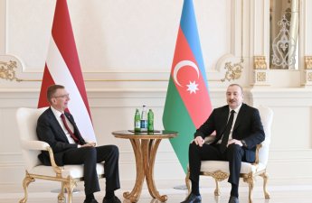 Liderlər mətbuata bəyanatlarla çıxış edirlər