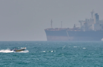 Yunanıstan gəmisi Hörmüz boğazı ərazisində hücuma məruz qalıb