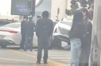 Bakıda Çin istehsalı olan iki maşın toqquşdu - VİDEO