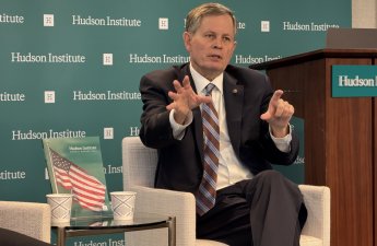 Сенатор США Стив Дэйнс возглавит делегацию в Китай перед визитом Трампа