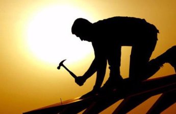 Bakıda fəhlə hündürlükdən yıxılaraq ÖLDÜ