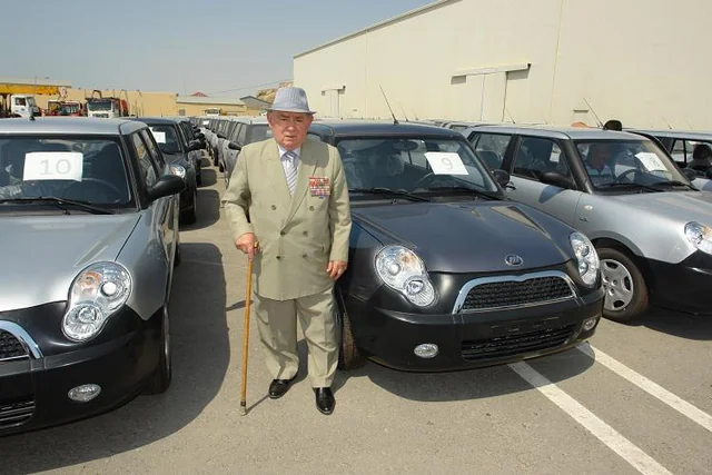 В Нахчыване четырем инвалидам Чернобыля подарили автомобили