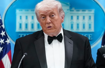 Tramp: Vaşinqtonda qəbul zamanı atəş açan şəxsin bir neçə silahı olub