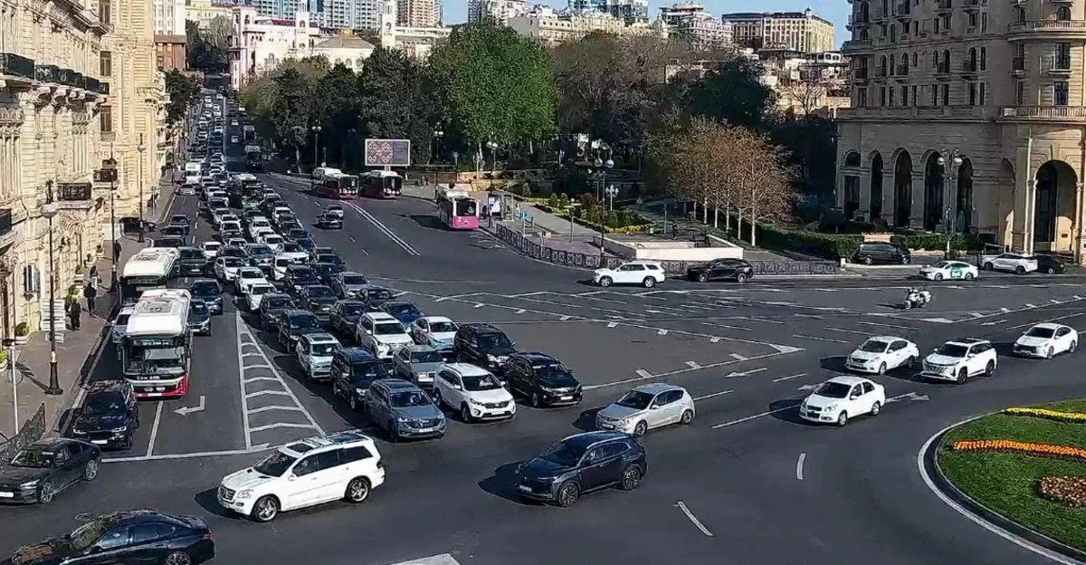 Paytaxtın bu küçələrində sıxlıq var - SİYAHI