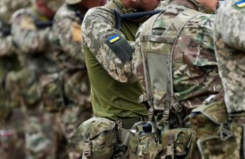 В Украине продлили военное положение