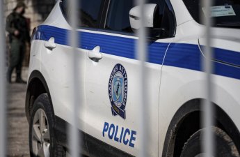 В Афинах 89-летний мужчина открыл стрельбу и ранил пять человек