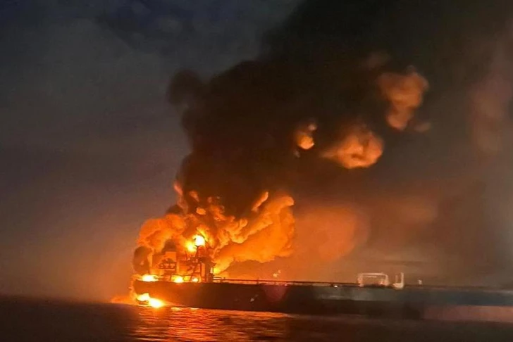 Украинские катера-камикадзе атаковали танкер в Чёрном море