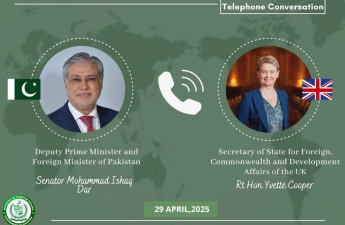 İshaq Dar və Böyük Britaniyanın XİN rəhbəri regional vəziyyəti müzakirə ediblər