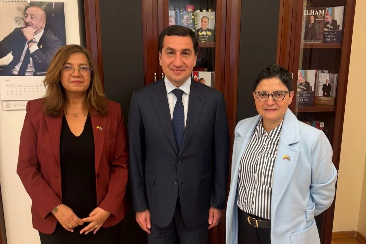 Hikmət Hacıyev Kolumbiya XİN rəhbərinin müavini ilə görüşüb - FOTO