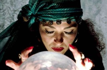 İlahiyyatçıdan SOS: Din pərdəsi altında...