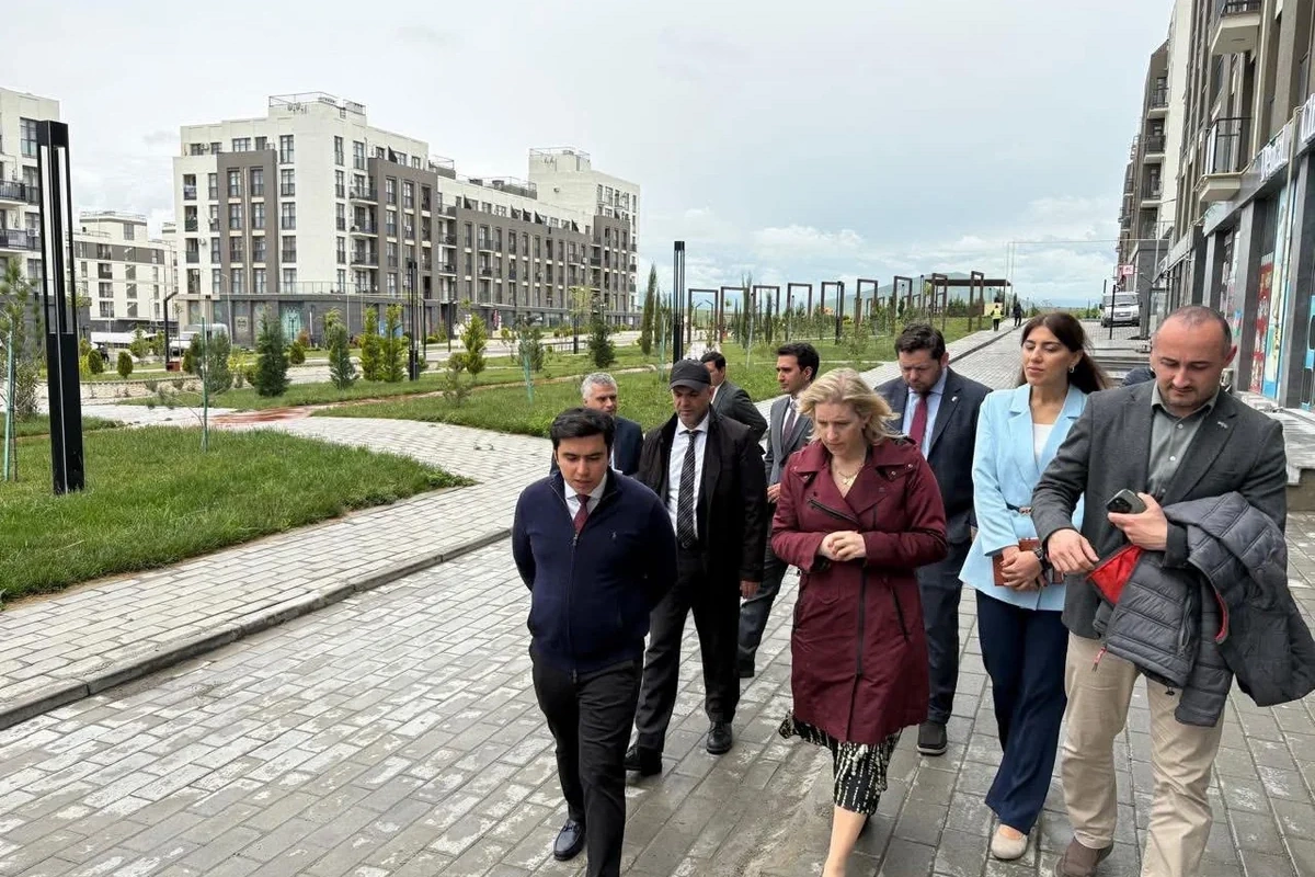 Səfirlik: Karlonun Ağdam və Füzuliyə səfəri ABŞ-Azərbaycan əməkdaşlığının genişləndiyini təsdiqləyir