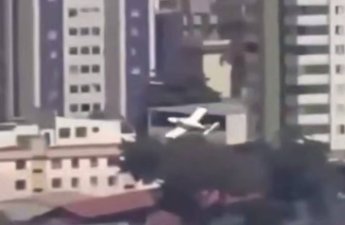Самолет врезался в жилой дом в Бразилии