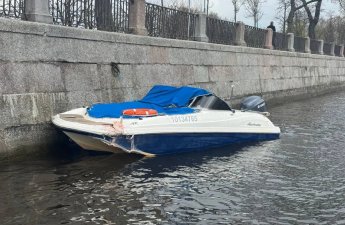 В Санкт-Петербурге катер с пассажирами столкнулся с опорой моста