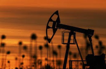 Мировые цены на нефть снизились более чем на 1,5%