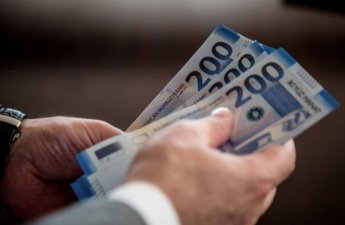 Baş nazir bəzi həkimlərin maaşı ilə bağlı QƏRAR İMZALADI