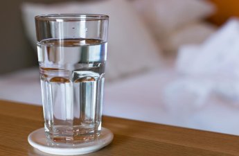Səhərlər ilıq su içsək, nə olar?