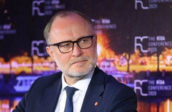 Глава Минобороны Латвии подал в отставку
