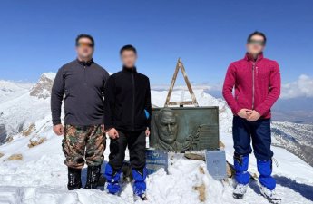 DTX-nin əməkdaşları “Heydər zirvəsi”nə yürüş təşkil edib
