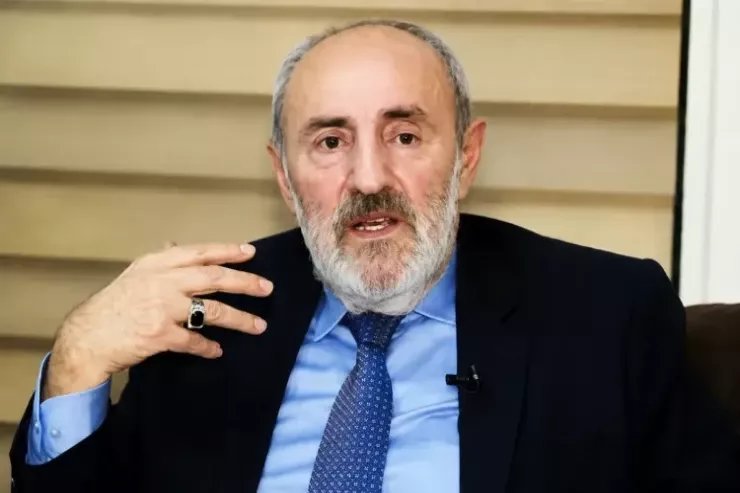 Akif İslamzadə evə buraxıldı