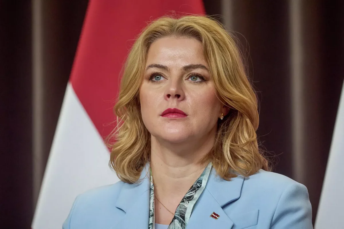Latviyanın baş naziri istefa verdi