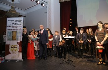 Mahnı Teatrında tanınmış uşaq musiqi məktəbinin 65 illik yubileyi qeyd edildi…-FOTOLAR+VİDEO