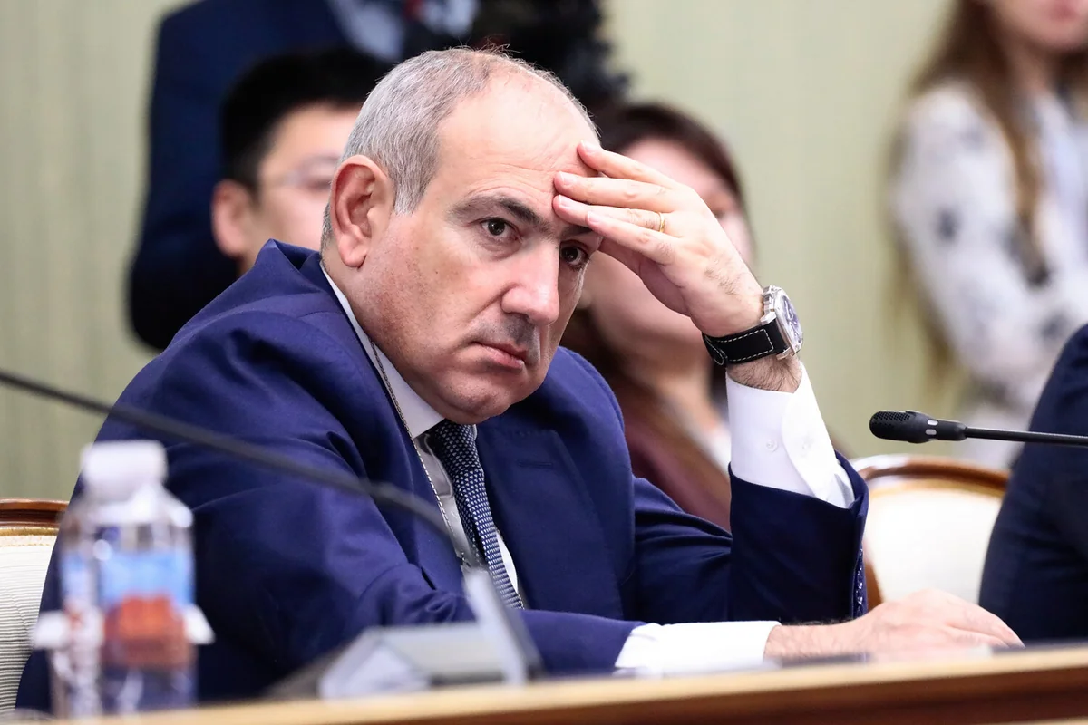 Paşinyan Gümrüdəki Rusiya hərbi bazası ilə bağlı narahatlığını bildirib