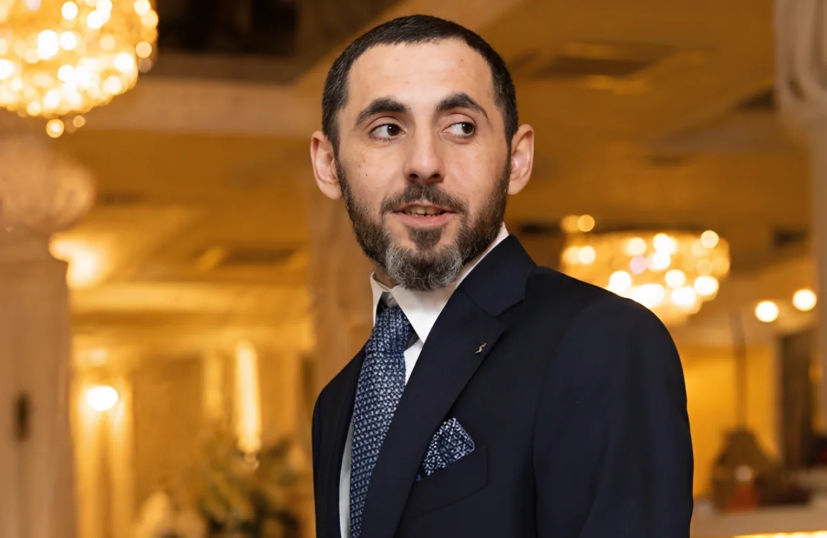 Vado Korovinin kürəkəni işdən çıxarıldı