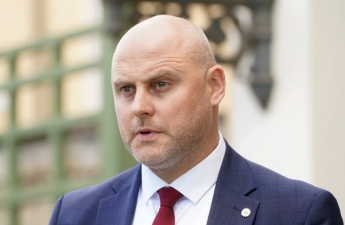Latviya Prezidenti müxalif deputatı Baş nazir vəzifəsinə namizədliyini irəli sürüb