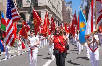 Nyu-Yorkda Azərbaycan diasporunun da iştirakı ilə Türk Günü Yürüşü keçirilib