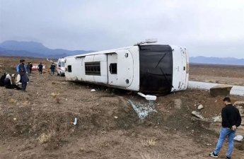 Sərnişin avtobusu aşdı - Ölənlər və yaralananlar var