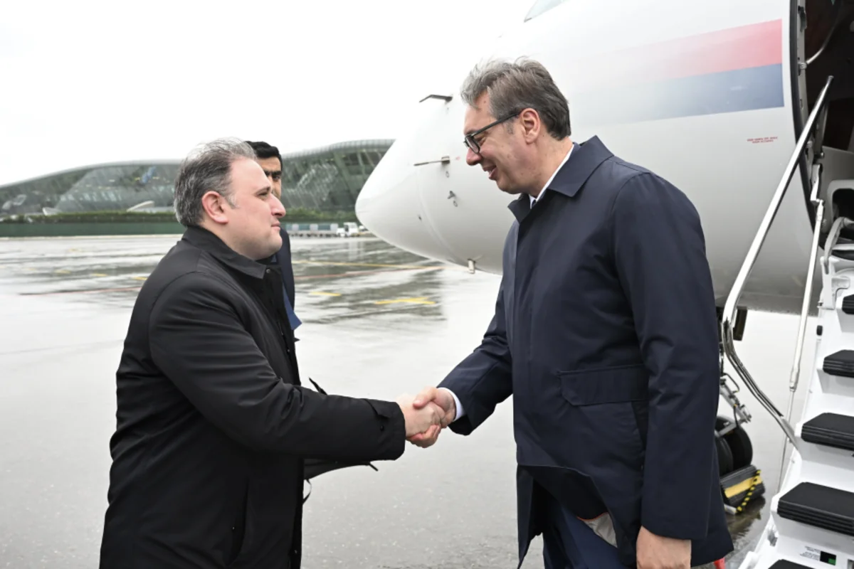 Serbiya prezidenti Azərbaycana səfərə gəlib - FOTO