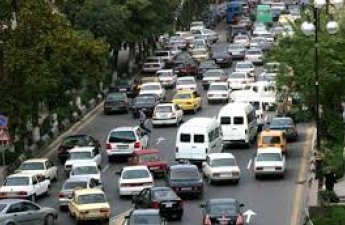 В Баку на некоторых улицах и проспектах наблюдаются пробки