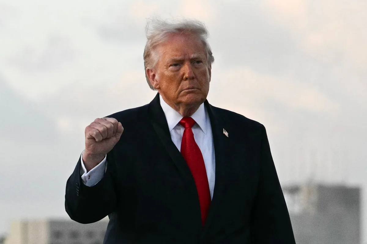 Donald Tramp mümkün varisinin adını açıqlamaqdan imtina etdi