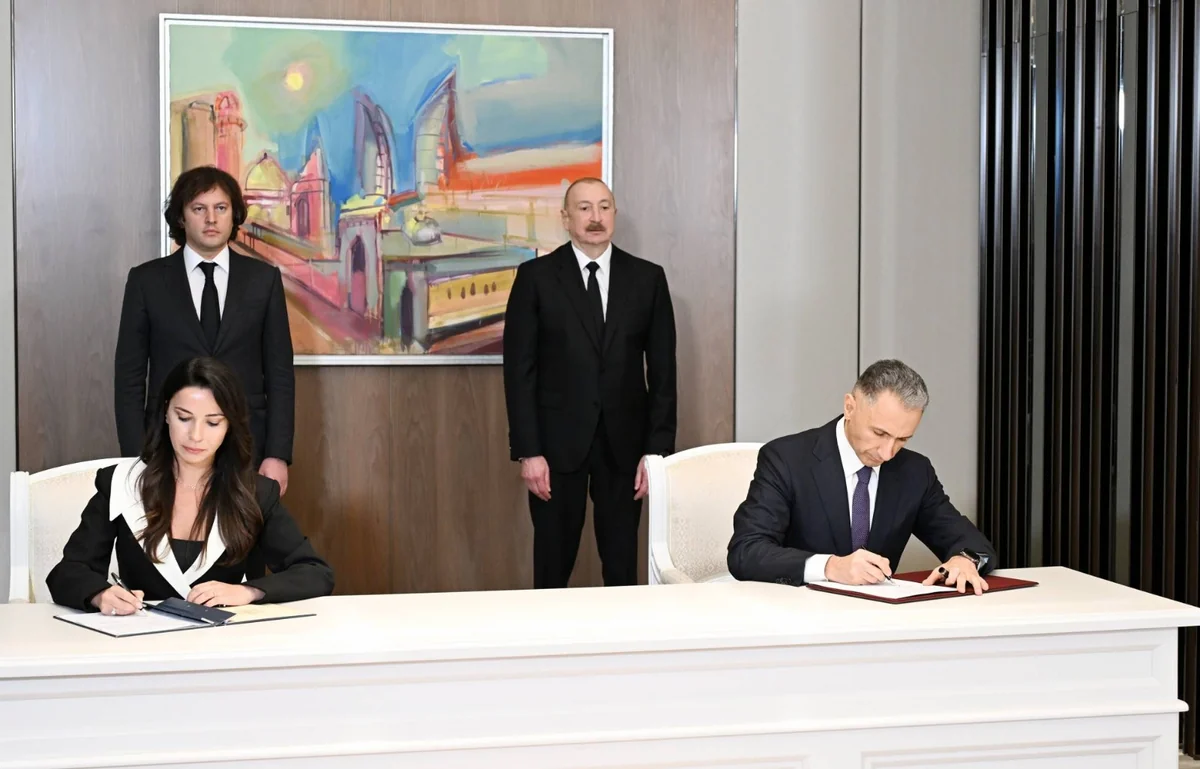 Bakı-Tbilisi-Qars dəmir yolunun modernləşdirmə işlərinin yekun protokolu təsdiqləndi - FOTO