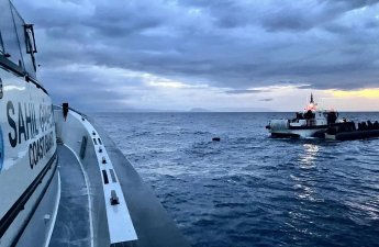İzmirdə batma təhlükəsi ilə üzləşən 34 qanunsuz miqrant xilas edilib