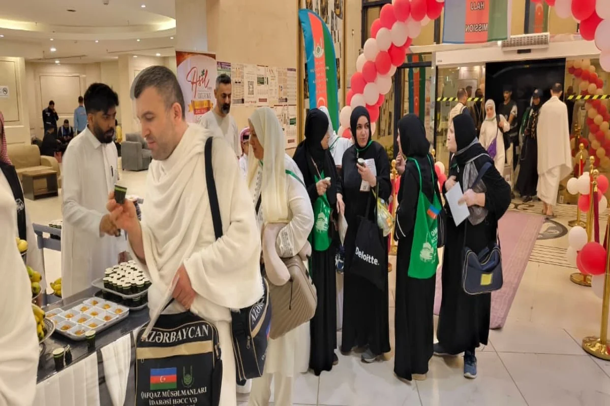 Azərbaycanlı zəvvarların üçüncü və dördüncü qrupu Məkkəyə çatıb - FOTO