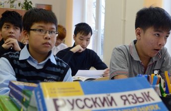 Школы в России начали сдавать полиции детей мигрантов